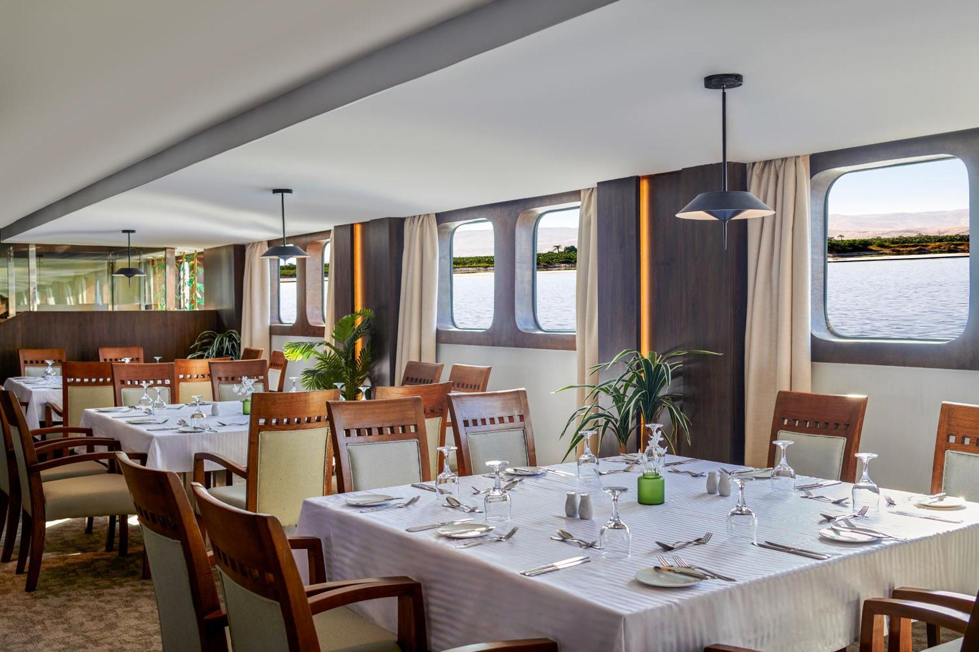 Moevenpick Royal Lily Nile Cruise, Every Monday Four Nights From Luxor, Every Friday Three Nights From Aswan - Including Excursions & Sightseeing Exterior foto